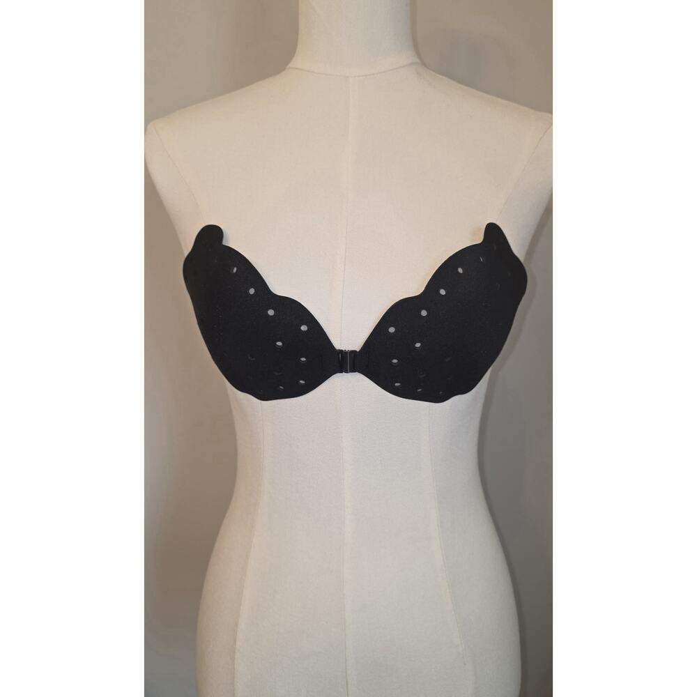 Nimiah 2 Reusable Sticky Bras C Cup & Covers - Best for Band Size up to 34" - Picture 3 of 6